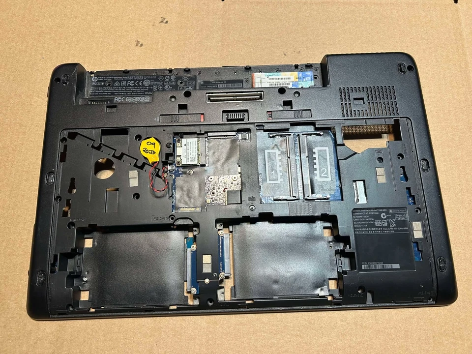 Estuche inferior original HP ZBook 17 G2 con placa base 733641-001 Foto 2 de 4