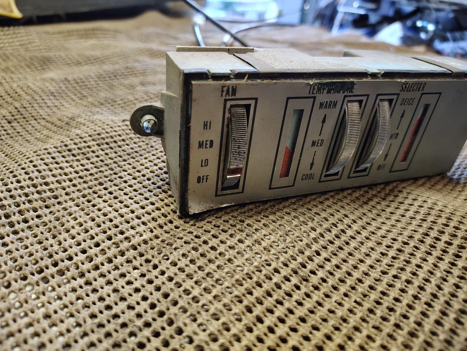 1968 年别克 Skylark GS 350 400 特殊运动车暖通空调非空调热控制器 — 第 3/4 张图片