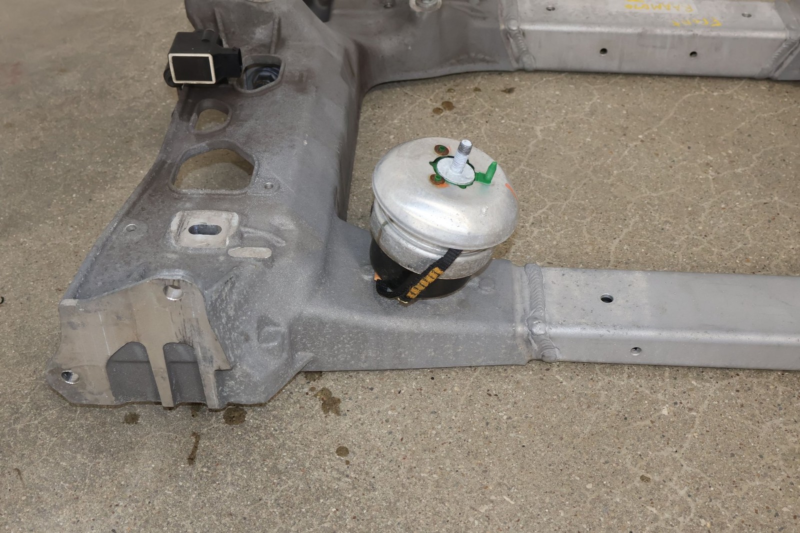 2010 Aston Martin V8 Vantage Front Bare Undercarriage Crossmember (6G33-5019-AH)