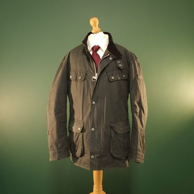 Barbour International Tourer Duke Herren Wachsjacke - Medium Green Snap Zip Mantel