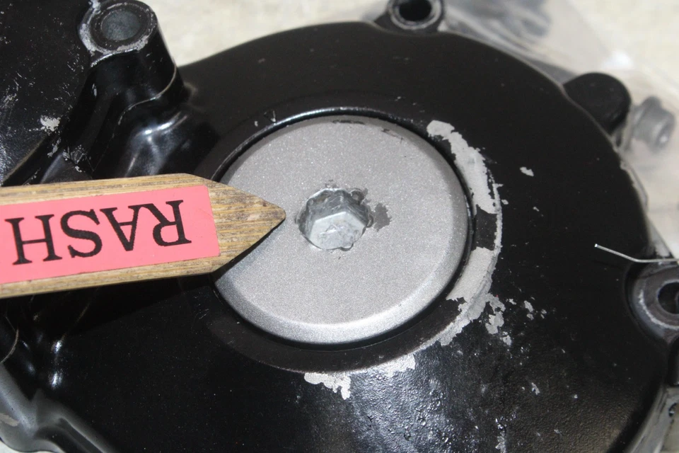 2000 SUZUKI GSXR 750 OEM STATOR MAGNETO ALTERNATOR GENERATOR COVER - Image 2 of 4