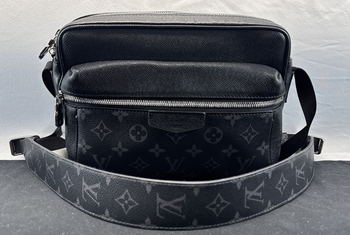 LOUIS VUITTON Taigarama Outdoor Messenger PM M30233 Shoulder bag
