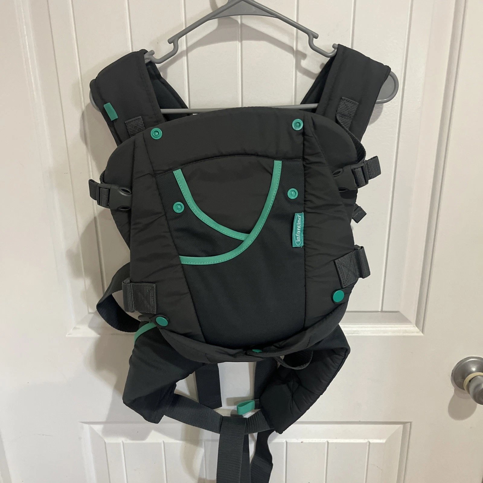Infantino Carry On Active Multi-Pocket Carrier Grey/Teal NWOT Never Used No Box