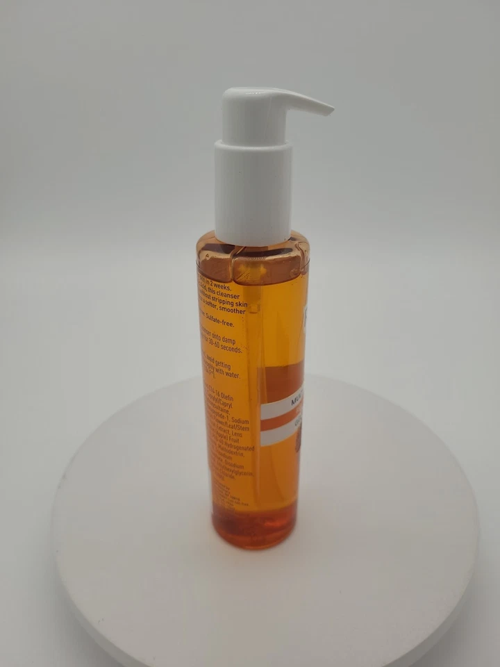 Limpiador facial RoC Multi Correxion Revive + gel brillante con vitamina C protector solar Foto 4 de 4