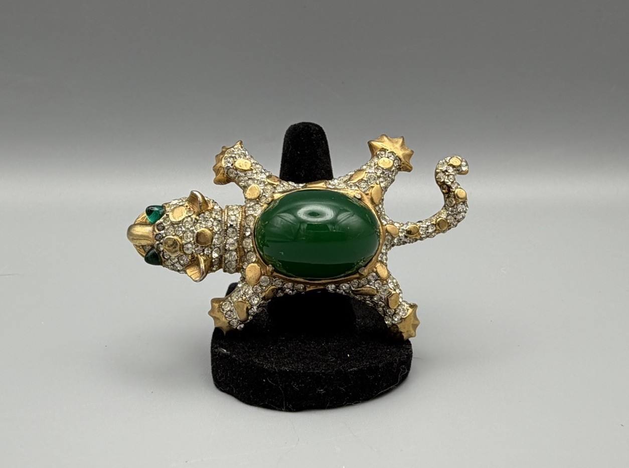 KJL Kenneth Jay Lane Cat Brooch Green Cabochon Rh… - image 1