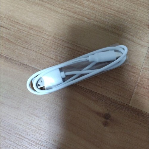 Medicube AGE-R Booster Pro Hello Kitty Skincare Device Set  50th Anniversary - Bild 16 von 16