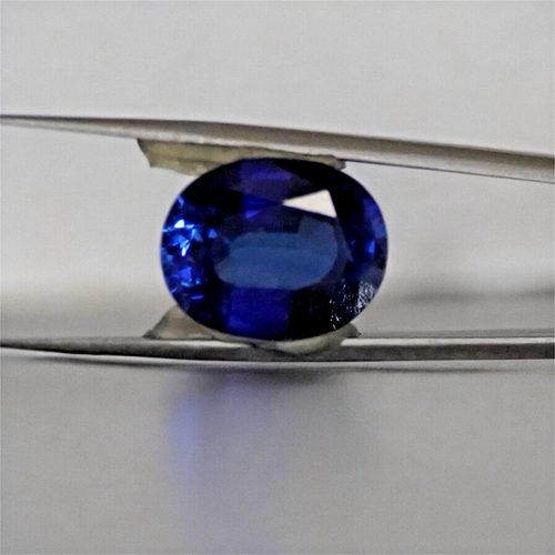 Lab Created Oval Blue Sapphire Corundum Gemstone. 2.26 grams 11.3 oval cut.