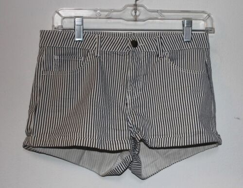 H&M Womens Size 6 Pinstriped Short Stretch Shorts Black & White Summer Shorts