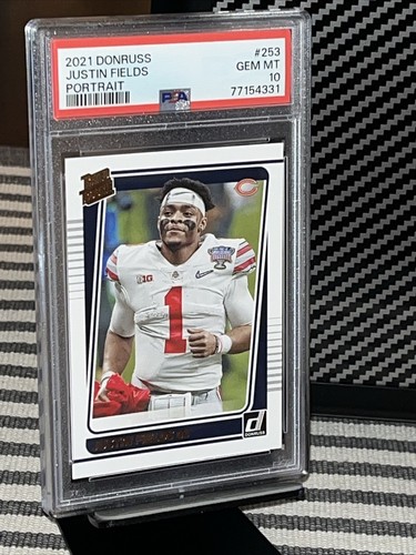 2021 Donruss Justin Fields Portrait Rated Rookie RC #253 PSA 10 GEM MINT Bears - Picture 3 of 4