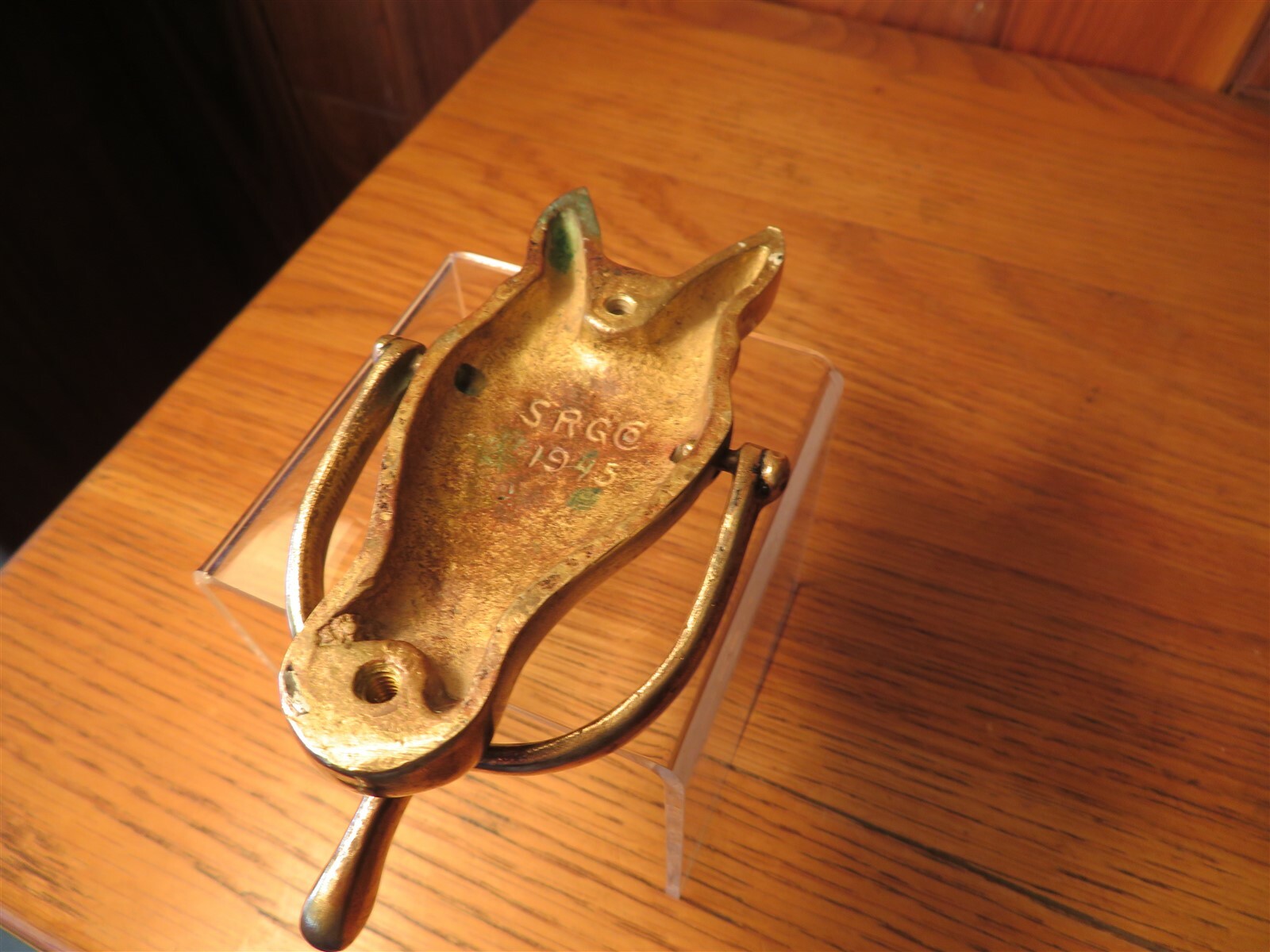 VINTAGE 1945 SRG SOLID BRASS HORSE HEAD & SPUR DOOR KNOCKER 5" TALL