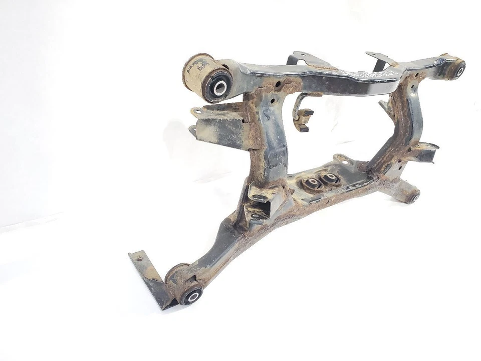 2005 2009 Subaru Outback Legacy OEM suspensão traseira Crossmember quadro K  - Imagem 2 de 4