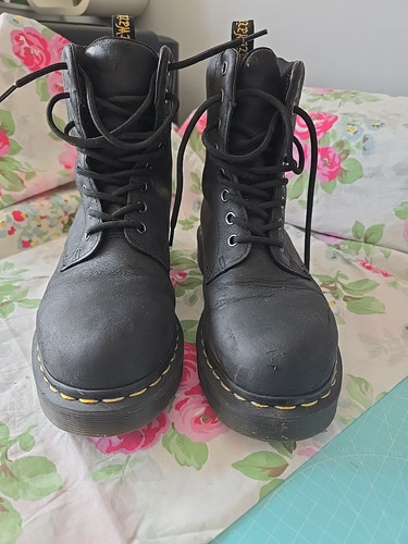 Dr. Martens 1460 W WP Waterproof Drywair Black Lace Up Doc Boots Women’s Size 6 - Picture 1 of 11
