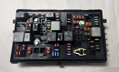 2012 Buick Lacrosse Engine Fuse Box Assembly 3.6L OEM