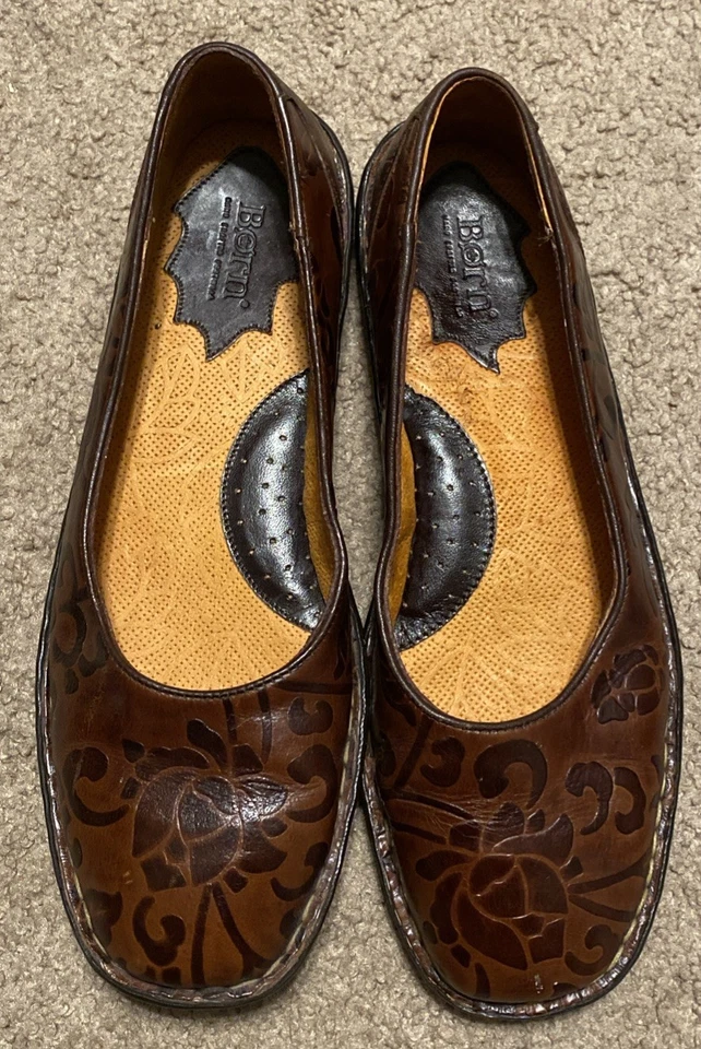 Zapatos mocasines planos florales de cuero marrón 8,5 vintage BORN para mujer Foto 3 de 4