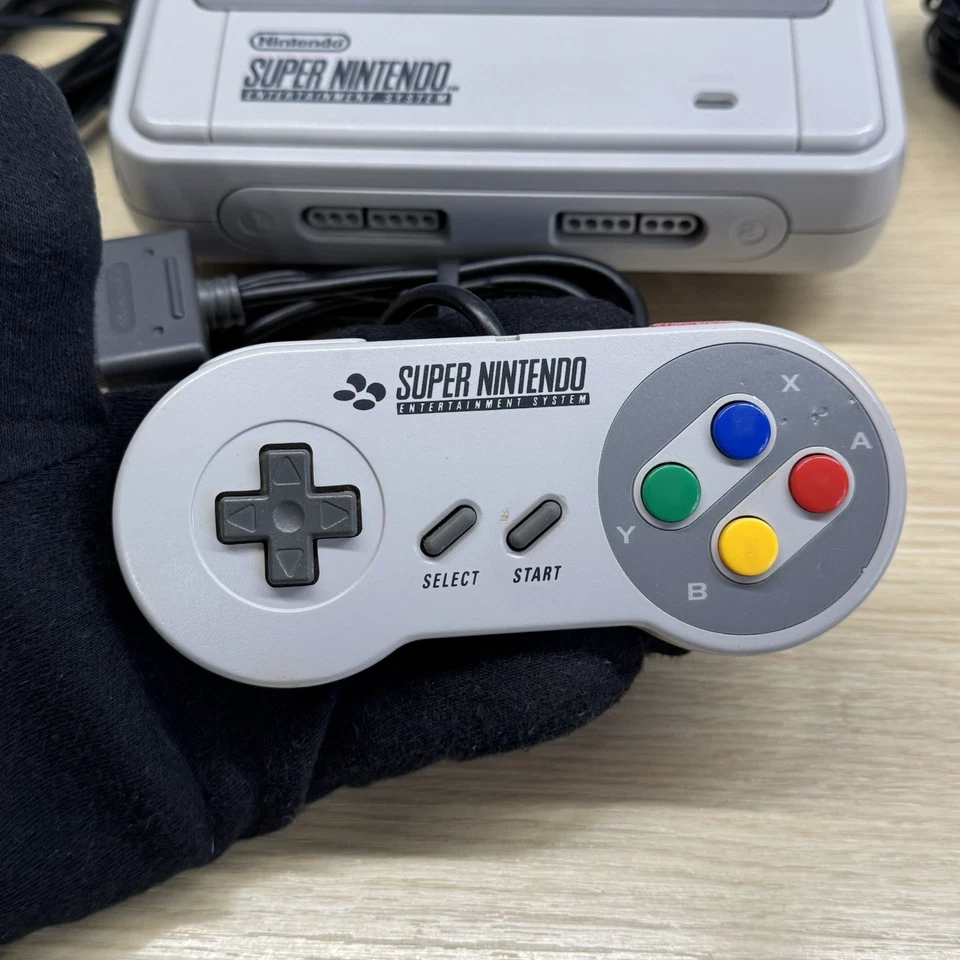 Super Nintendo SNES 1-Chip Console 2 Controller Originali Cavi Alimentatore PAL - Immagine 4 di 4