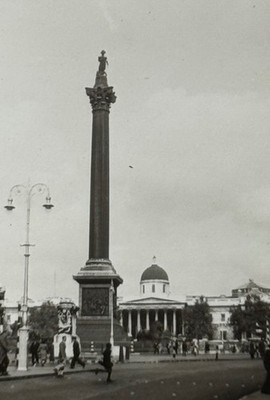 1940s Monument Statue Landmark City Square Architecture Street Scene