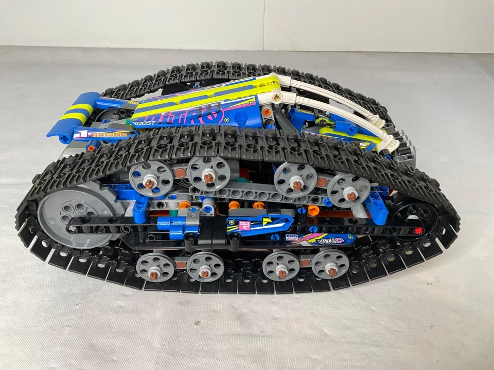 LEGO TECHNIC: App-Controlled Transformation Vehicle (42140) - Image 3 of 4