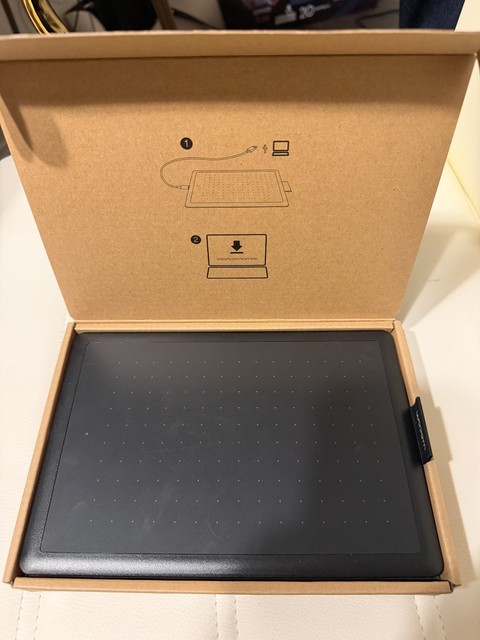 One by Wacom Small CTL472