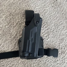 Safariland 6004-10 Single Strap Tactical Leg Shroud w/ 6280-832 Glock 17/22 Hols