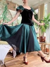 Vintage 1990s cocktail dress size 14 Black and Green velvet Dress cap sleeves