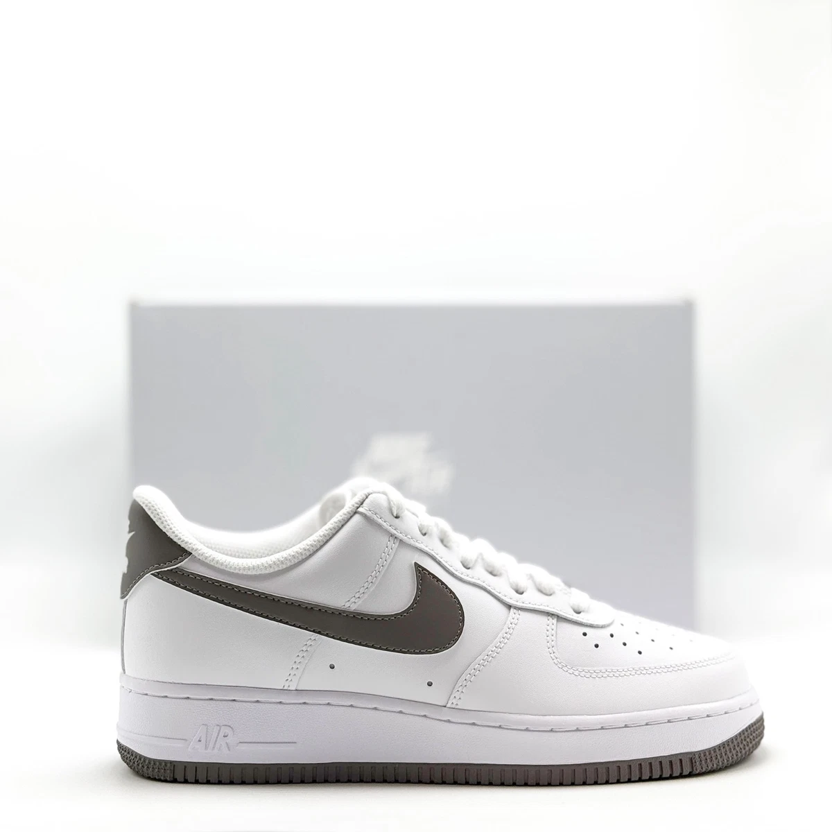 Preços baixos em Nike Air Force 1 07 White | eBay