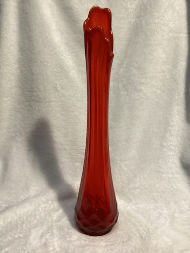 Vintage LE Smith ? Glass Vase Diamond Red 15” Stretch Swung