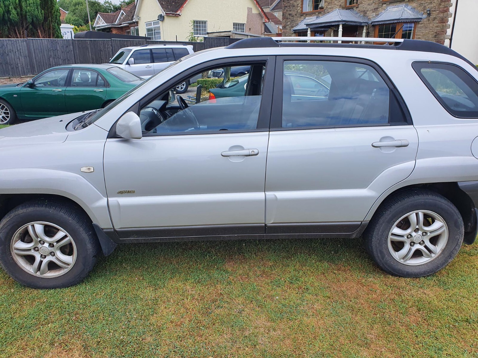 KIA SPORTAGE XE 2.0 CRDI '07 for SPARES/ REPAIRS SUSPECTED HEAD GASKET