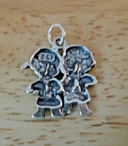 Sterling Silver 18x17mm 2 Kids 1 Boy 1 Girl Twin Twins Siblings Cousins Charm - Picture 2 of 5