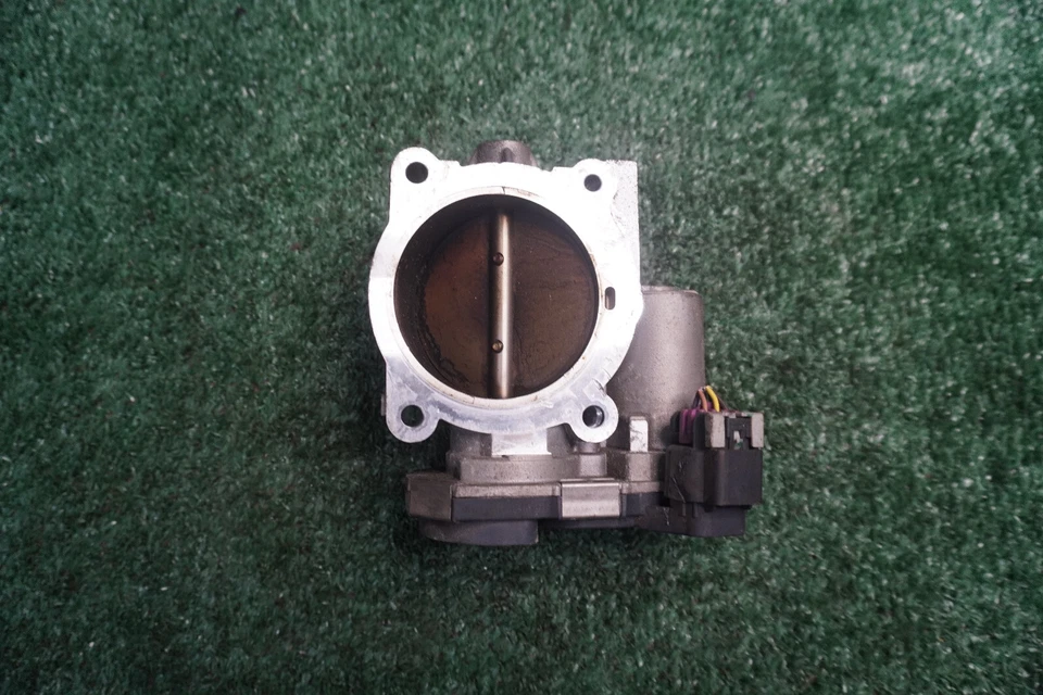 Cadillac SRX 2008 3,6 L carrocería del acelerador fabricante original 84 k millas 2172253 Foto 2 de 4