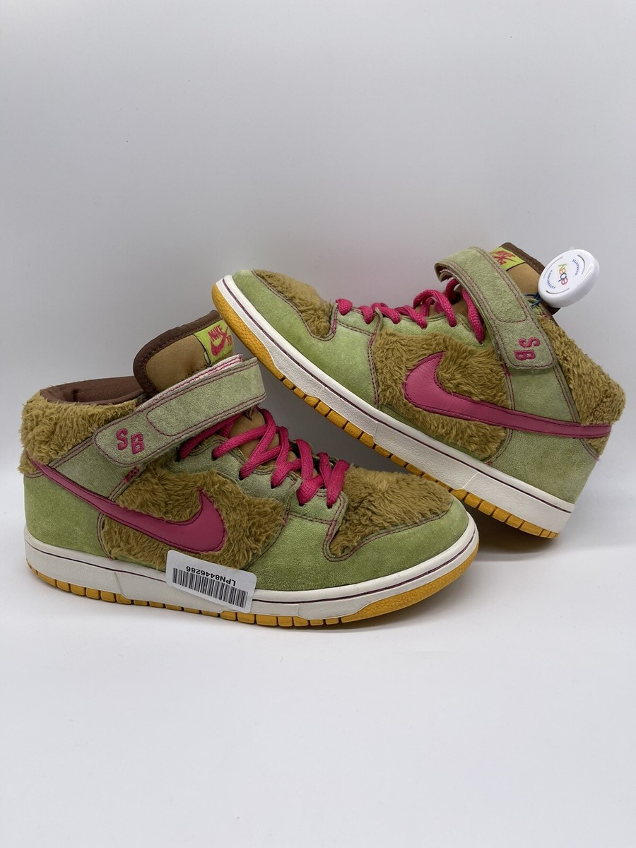 Size 8 - Nike Dunk Premium SB Mid Three Bears - Mama Bear Size 8 - Nike Dunk Premium SB Mid Three Bears - Mama Bear