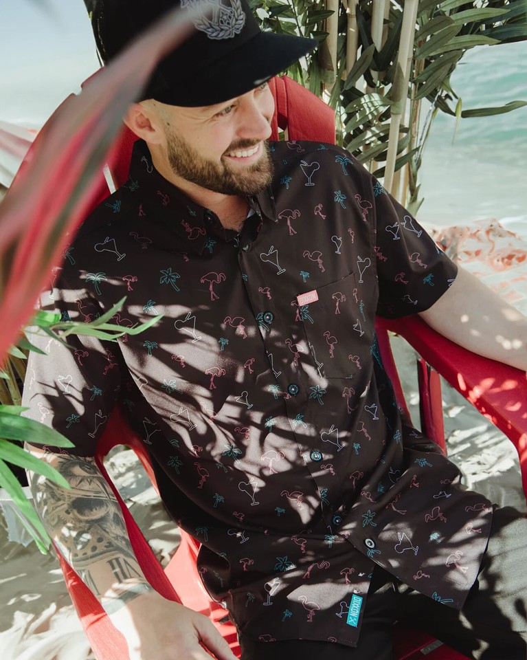 NEW Dixxon Flannel Co. Mens Martini Bay Flamongo Palm Short Sleeve Part