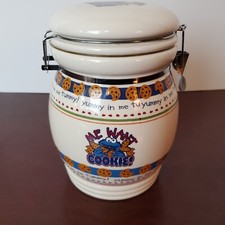 Sesame Street 2006 Cookie Monster Me Want Cookie Locking Ceramic Cookie Jar