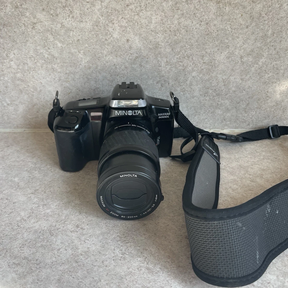 Minolta Maxxum 5000i Avec Objectif 50 Mm – Pour Pièces Ou Réparation