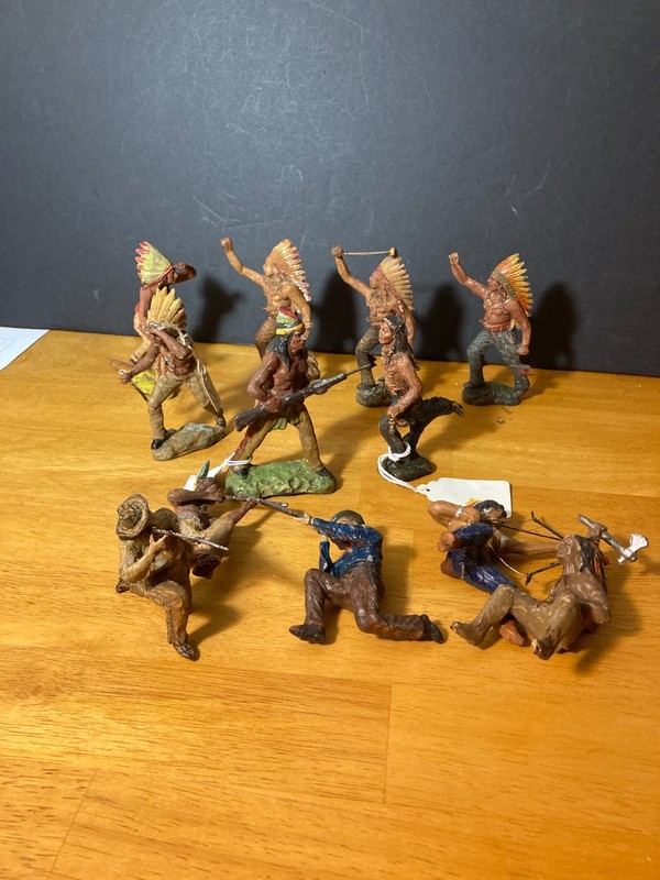 Lot of 12 VTG cowboys Indians unmarked plastic