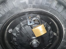 ANTIFURTO BLOCCA RUOTA ANTERIORE  PER VESPA VARI MODELLI Px Et3 50 Special Ecc