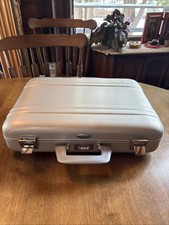 Vintage Zero Halliburton Aluminum Briefcase Case 18x13x5 - w/ Combination Lock
