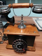 Antikes Telefon Aus Holz Und Metall