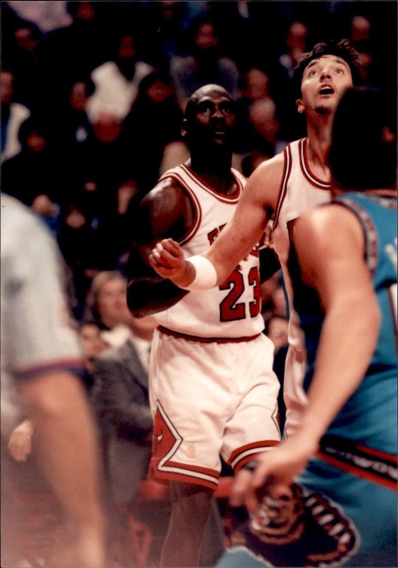 LD428 ORIGINAL 3.5"x5" PHOTO MICHAEL JORDAN #23 CHICAGO BULLS 1998 NBA CHAMPIONS