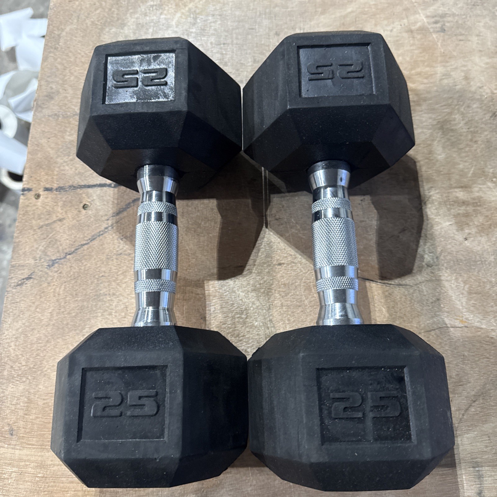 2 X 25lb Pound Dumbbell Pair Rubber Hex Weights Set 50 lbs Total Workout Gym NEW