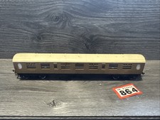 Hornby R745 L.N.E.R. Full Third Coach 1010 - OO Gauge No Box