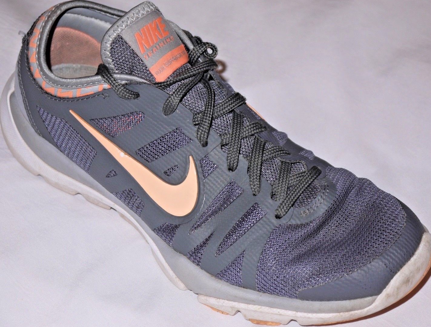 Womens Gray NIKE TRAINING FLEX SUPREME TR 3 Training Shoes size 8 Womens Gray NIKE TRAINING FLEX SUPREME TR 3 Training Shoes size 8