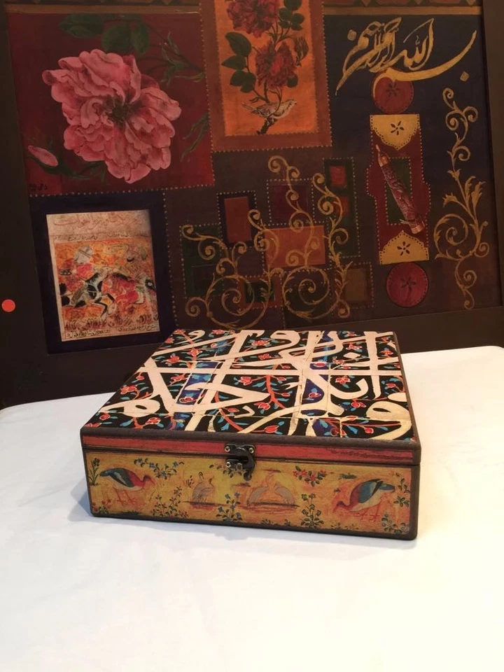 Decorative Jewellery Box with Exquisite Persian Calligraphy on Mosaic Design - Image 2 of 4
