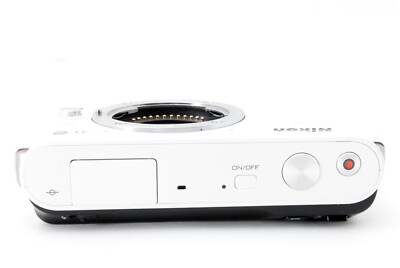 Nikon ミラーレス一眼カメラ Nikon 1 J1　ホワイト Nikon 1 J1 - 概要 | ミラーレスカメラ | ニコン