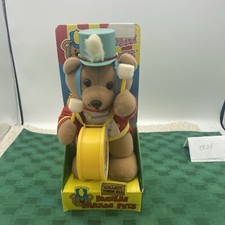 Vintage 1987 KUDDLEE PARADE PETS Teddy Bear Toy Drums Player 7.5