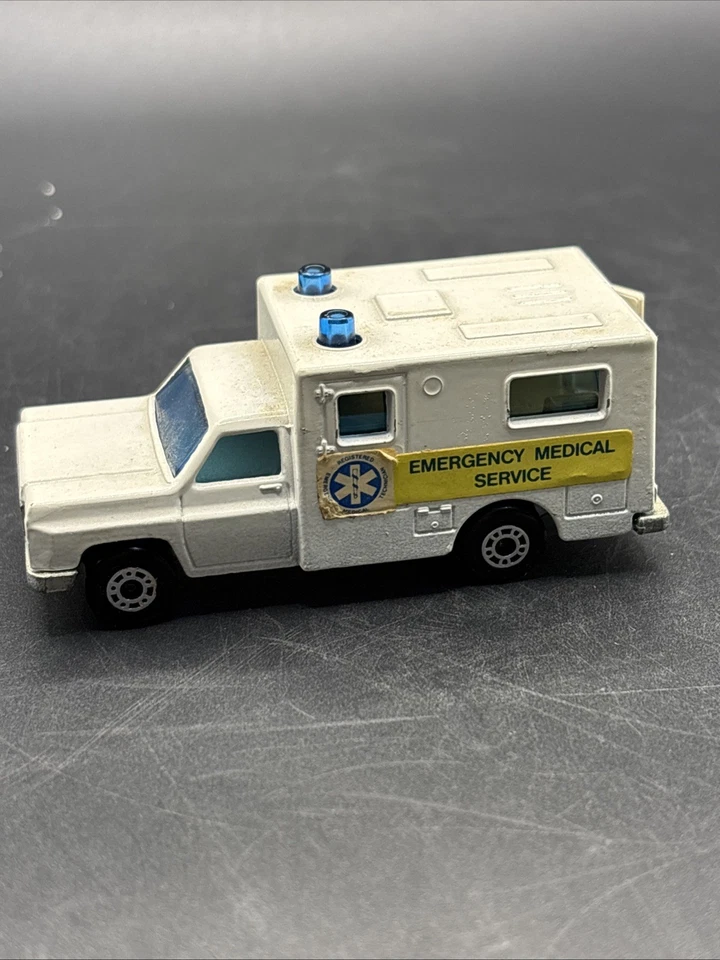 Vintage Ambulances Hot wheels , matchbox Corgi Juniors Various Makes Set Of 4 - Image 3 of 4