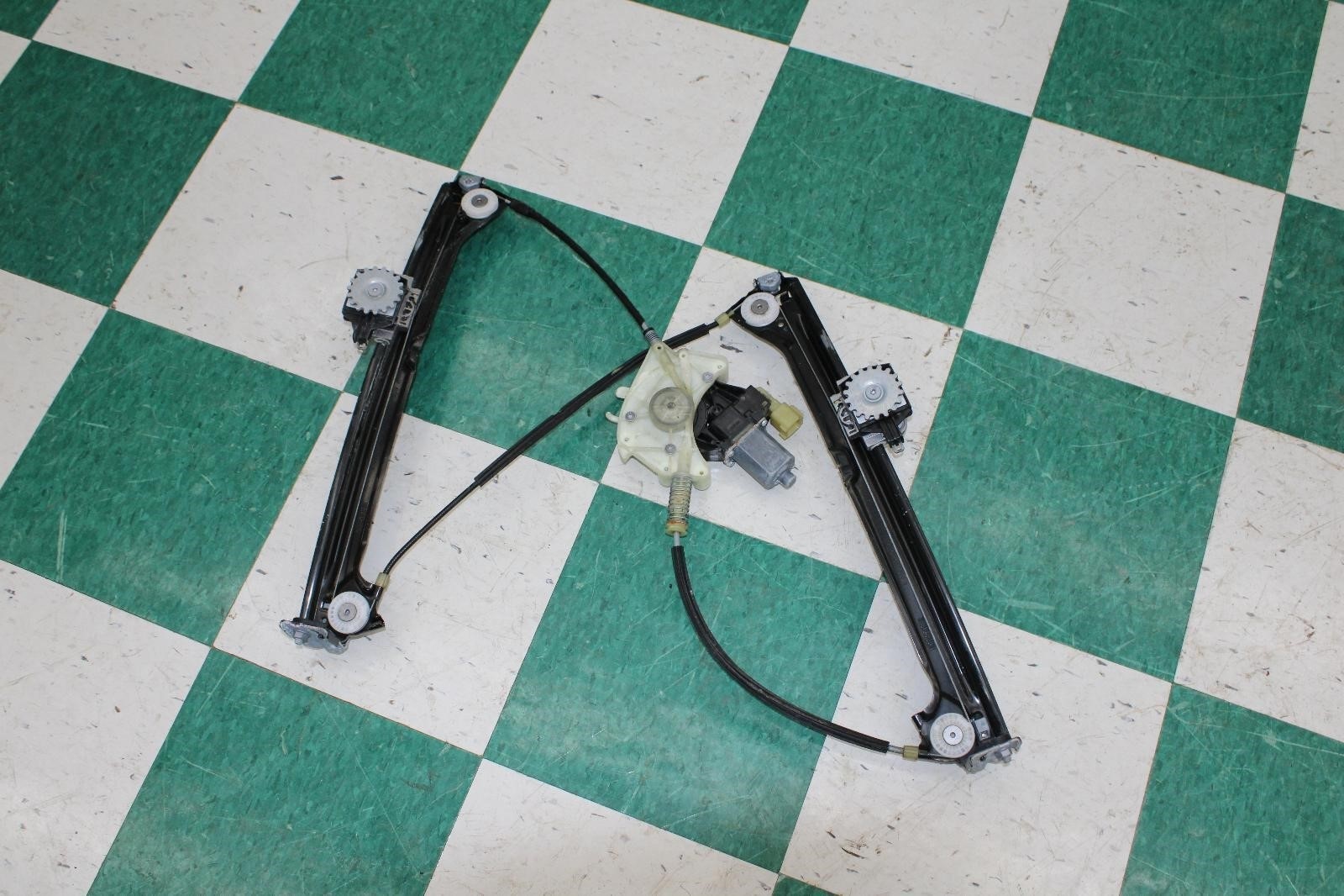 Maserati Ghibli 2014-2017 Front Right Power window motor