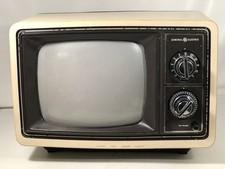 Vintage 84 GE General Electric 10" Color Display Countertop Gaming TV Works USA