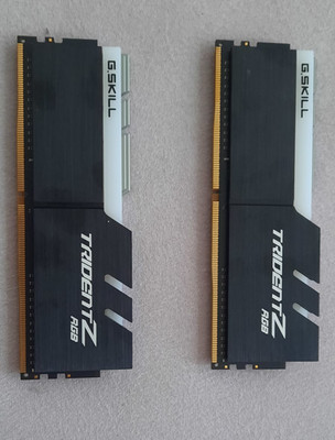 Trident Z R GB-Serie DDR4 3000 - 16 GB (8 GB x 2)