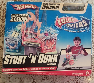 Mattel Hot Wheels STUNT 'N DUNK Action Set Color Shifters Car  Included - New OB
