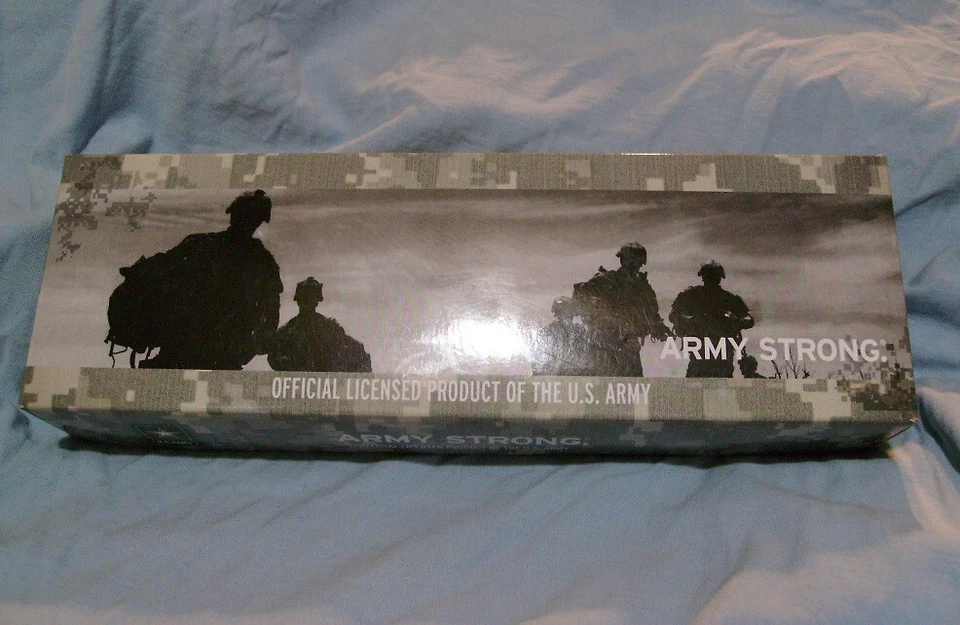 Navaja US hoja fija con mango verde OD y funda de cinturón Foto 4 de 4